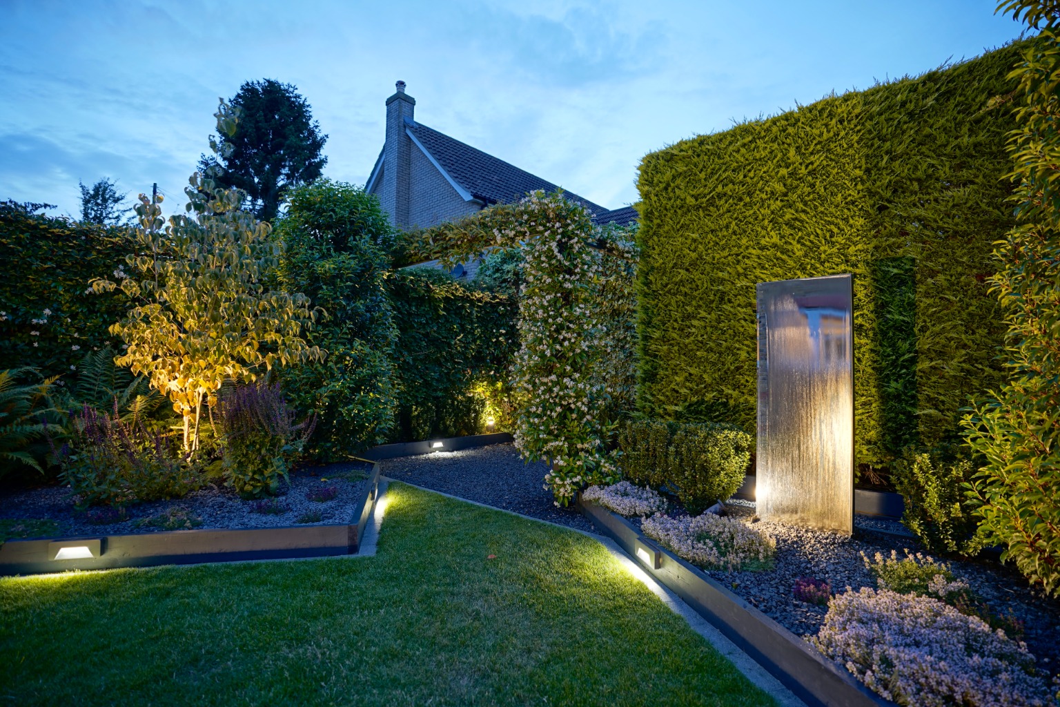 4 bed detached house for sale in Sumerling Way, Huntingdon 3