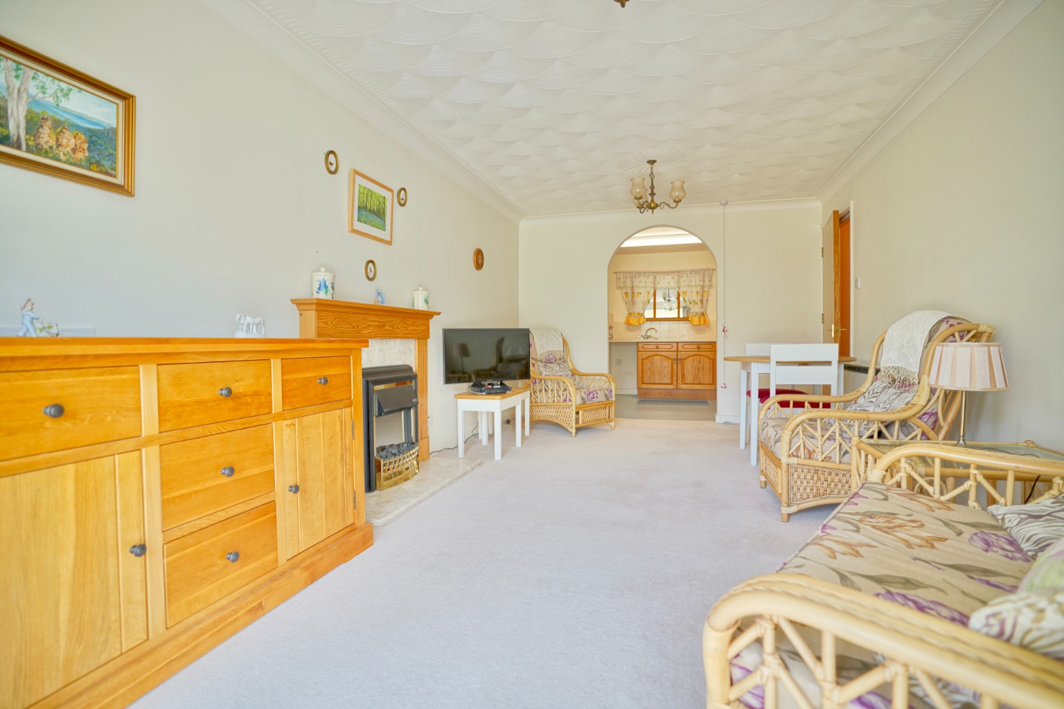 2 bed ground floor flat for sale in Woodlands, Huntingdon 1