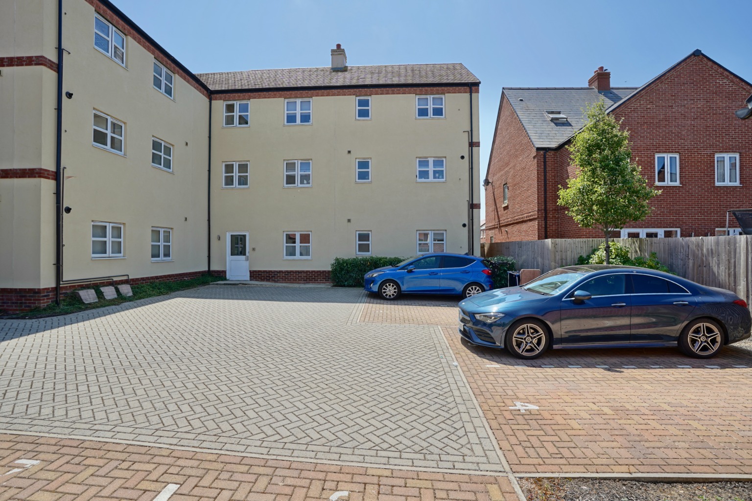 2 bed flat for sale in Walston Way, Huntingdon  - Property Image 9