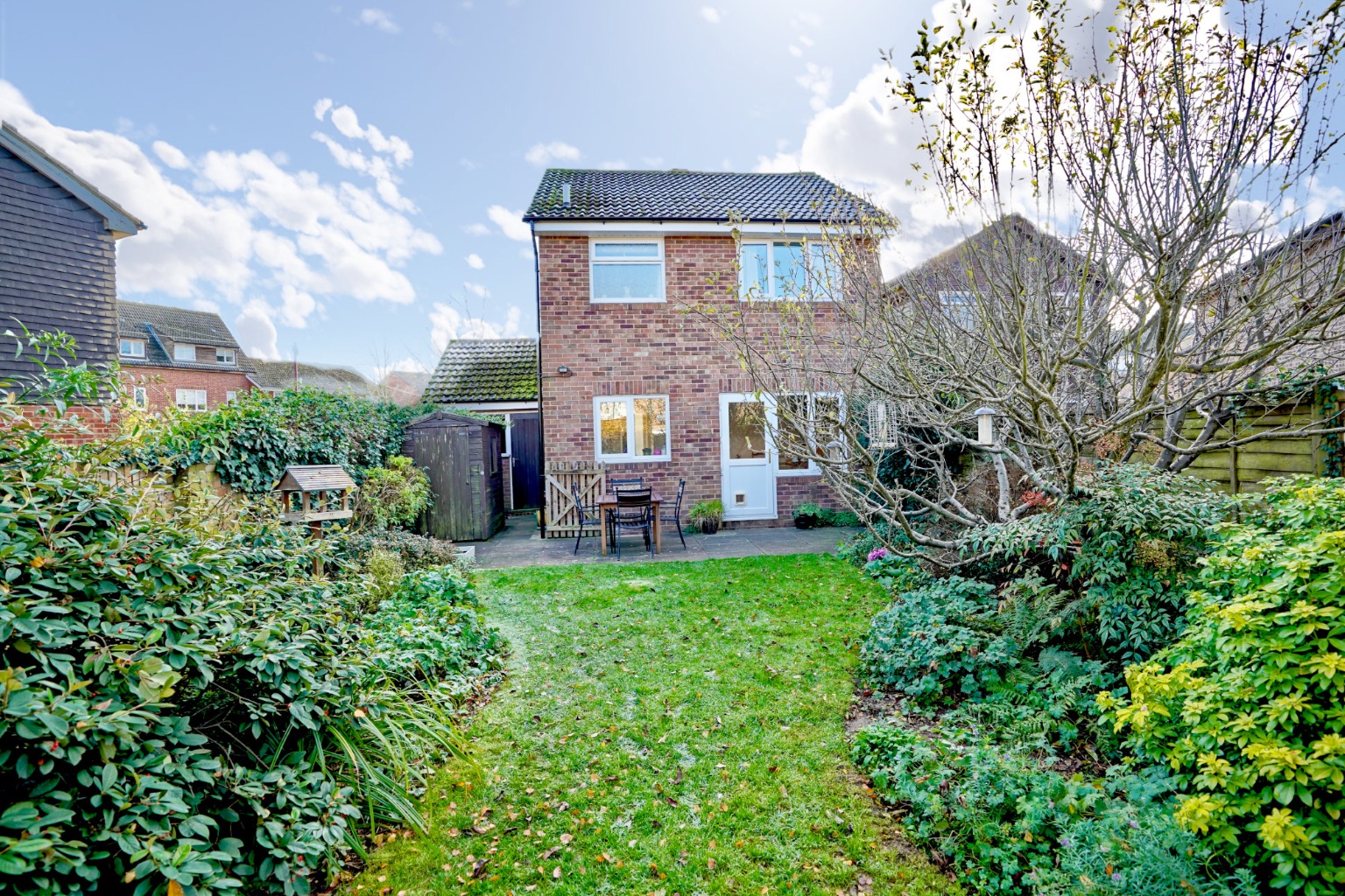 3 bed link detached house for sale in The Paddock, Huntingdon 9