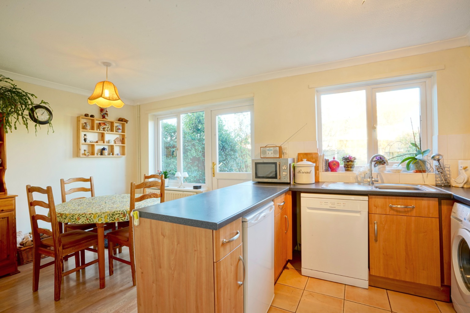 3 bed link detached house for sale in The Paddock, Huntingdon 1