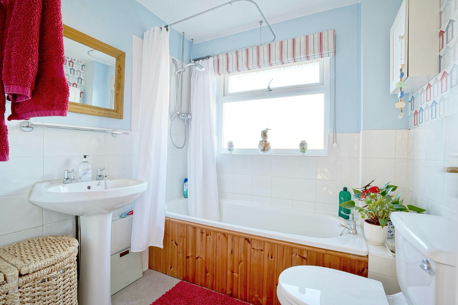 3 bed link detached house for sale in The Paddock, Huntingdon 5