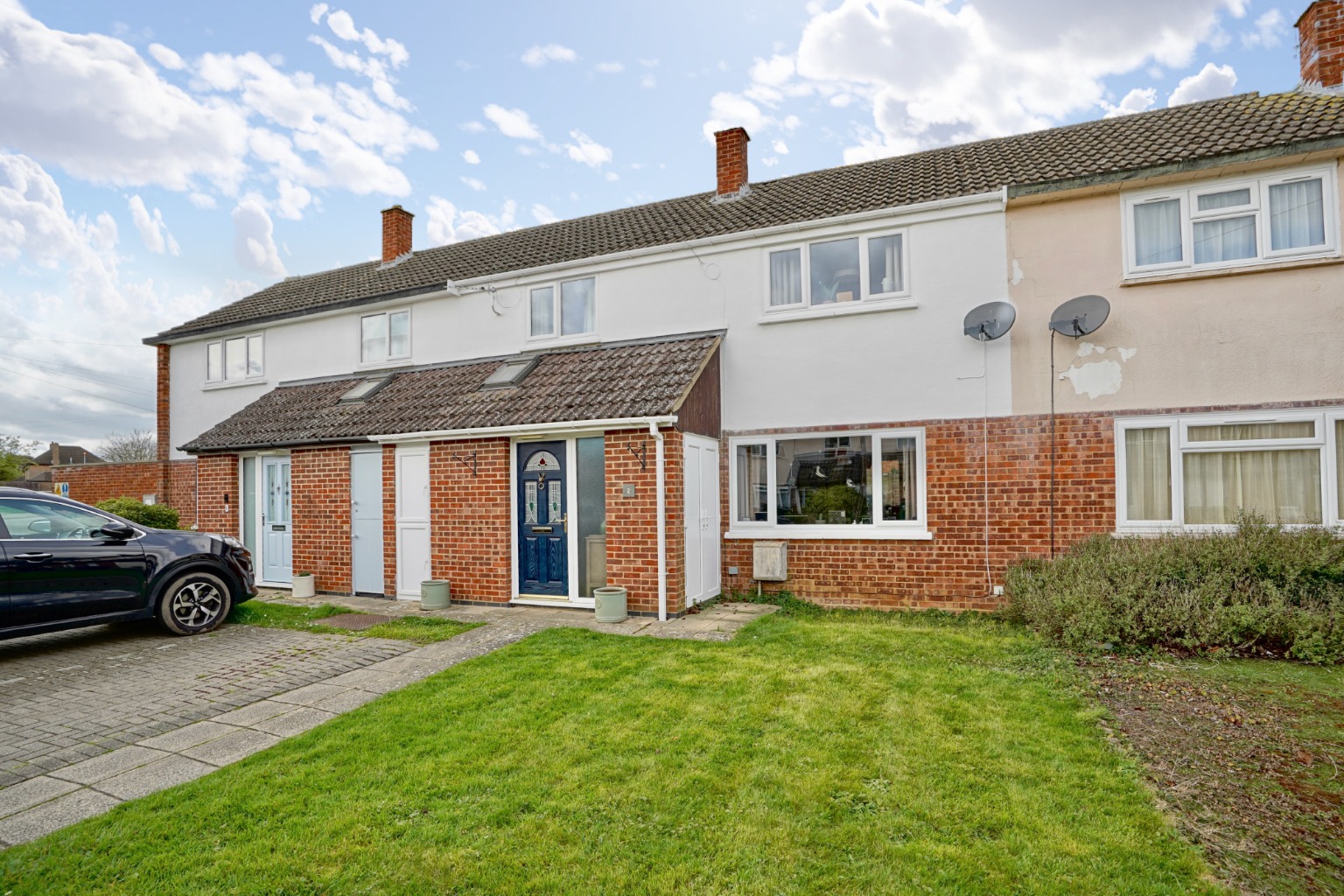 3 bed terraced house for sale in Bedford Close, Huntingdon  - Property Image 1