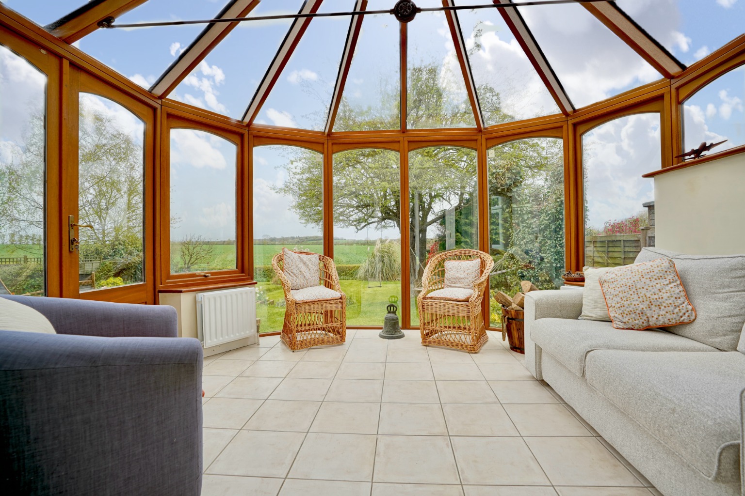 4 bed detached house for sale in Chapel Close, Huntingdon 2