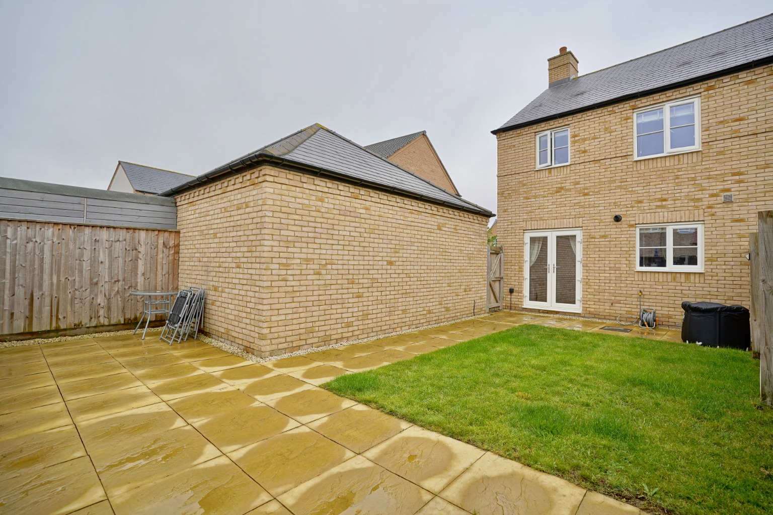 3 bed semi-detached house for sale in Carnaile Road, Huntingdon  - Property Image 4
