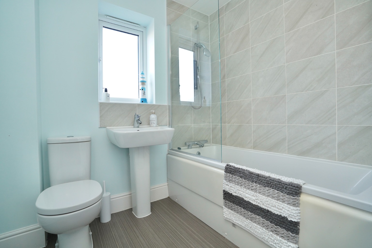 4 bed detached house for sale in Apple Tree Close, Huntingdon 10