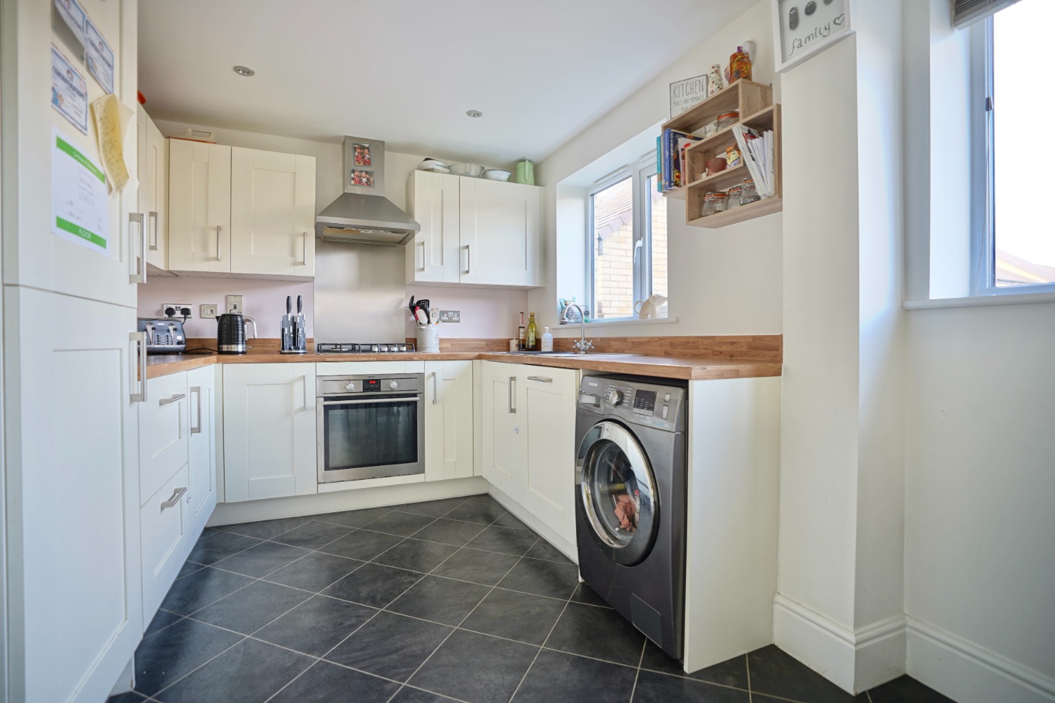 4 bed detached house for sale in Apple Tree Close, Huntingdon  - Property Image 6