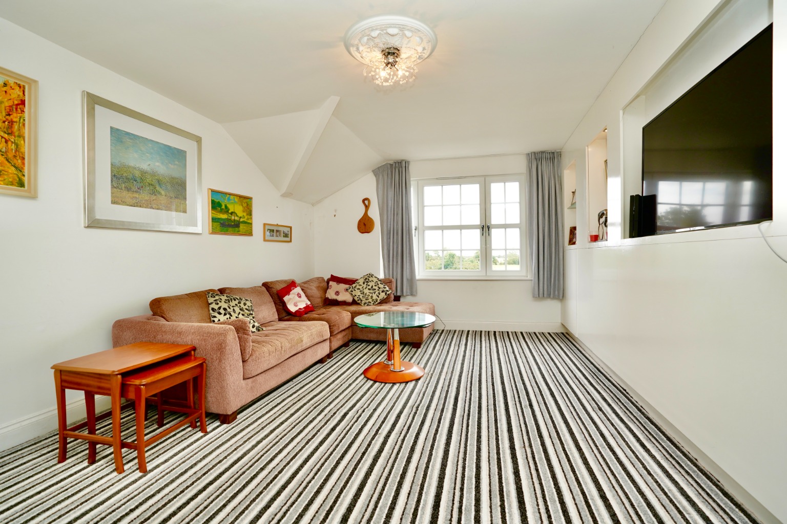 2 bed flat for sale in Chestnut Grove, Huntingdon  - Property Image 4