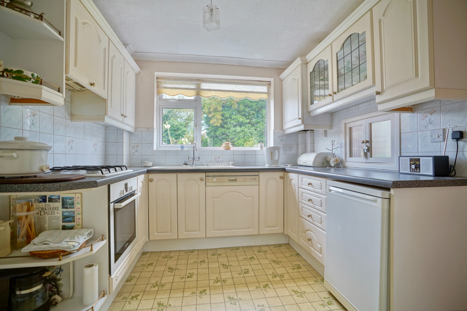 3 bed semi-detached house for sale in Hawthorn Way, St Ives  - Property Image 2