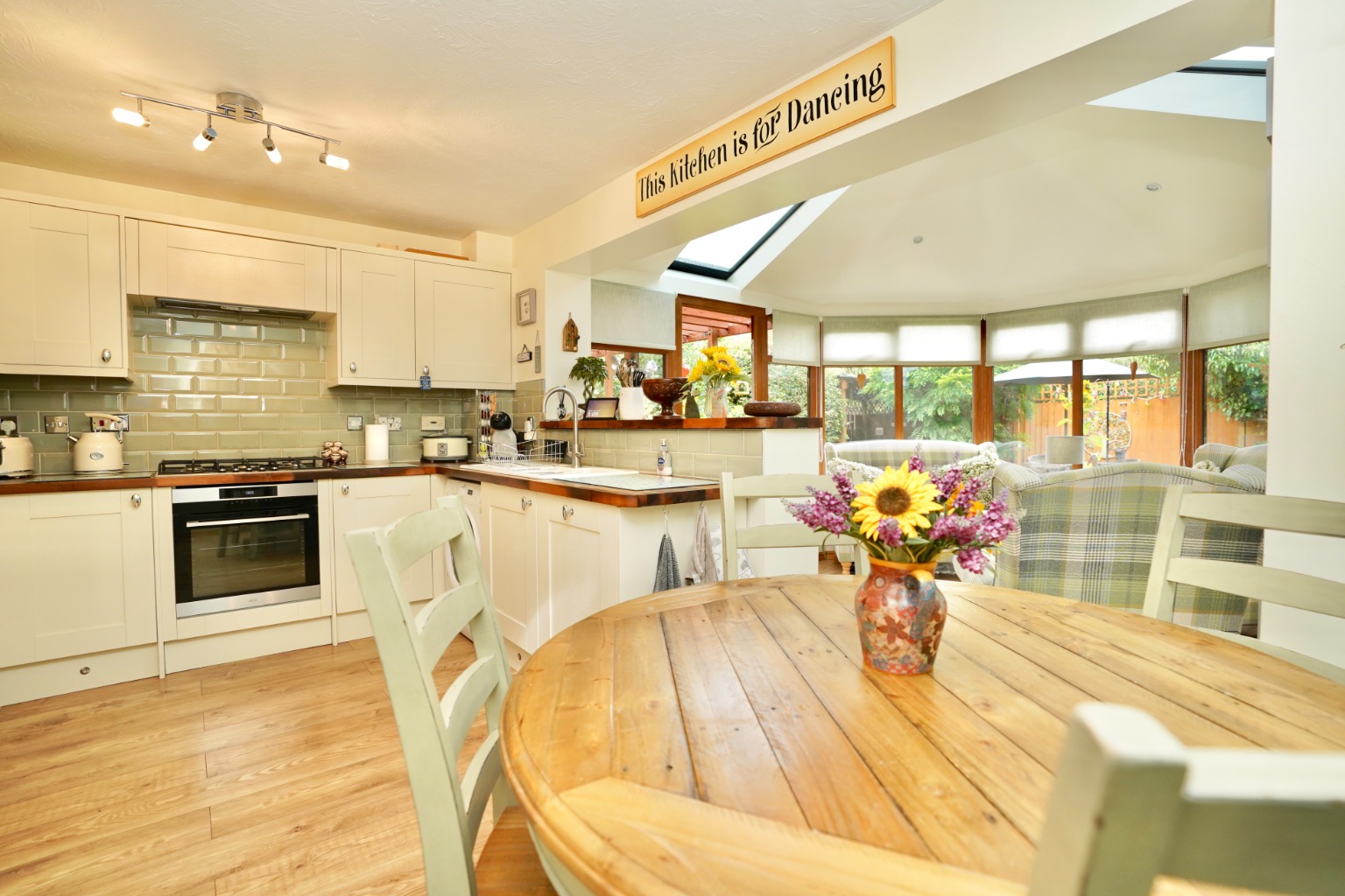 3 bed detached house for sale in Parkgate, Huntingdon - Property Image 1