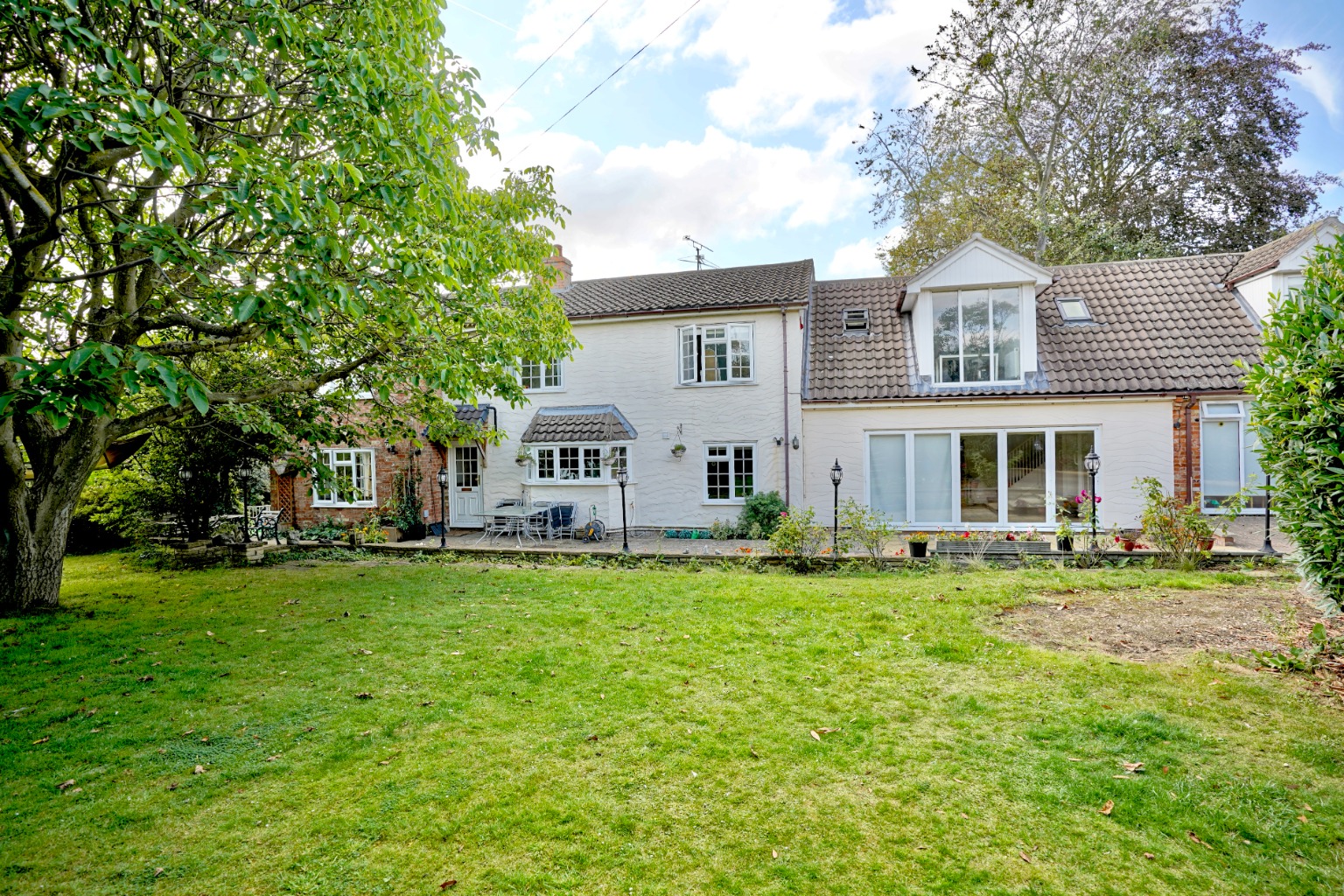 5 bed detached house for sale in Feoffees Road, Huntingdon 4