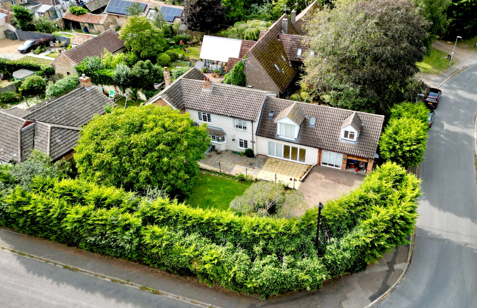 5 bed detached house for sale in Feoffees Road, Huntingdon - Property Image 1