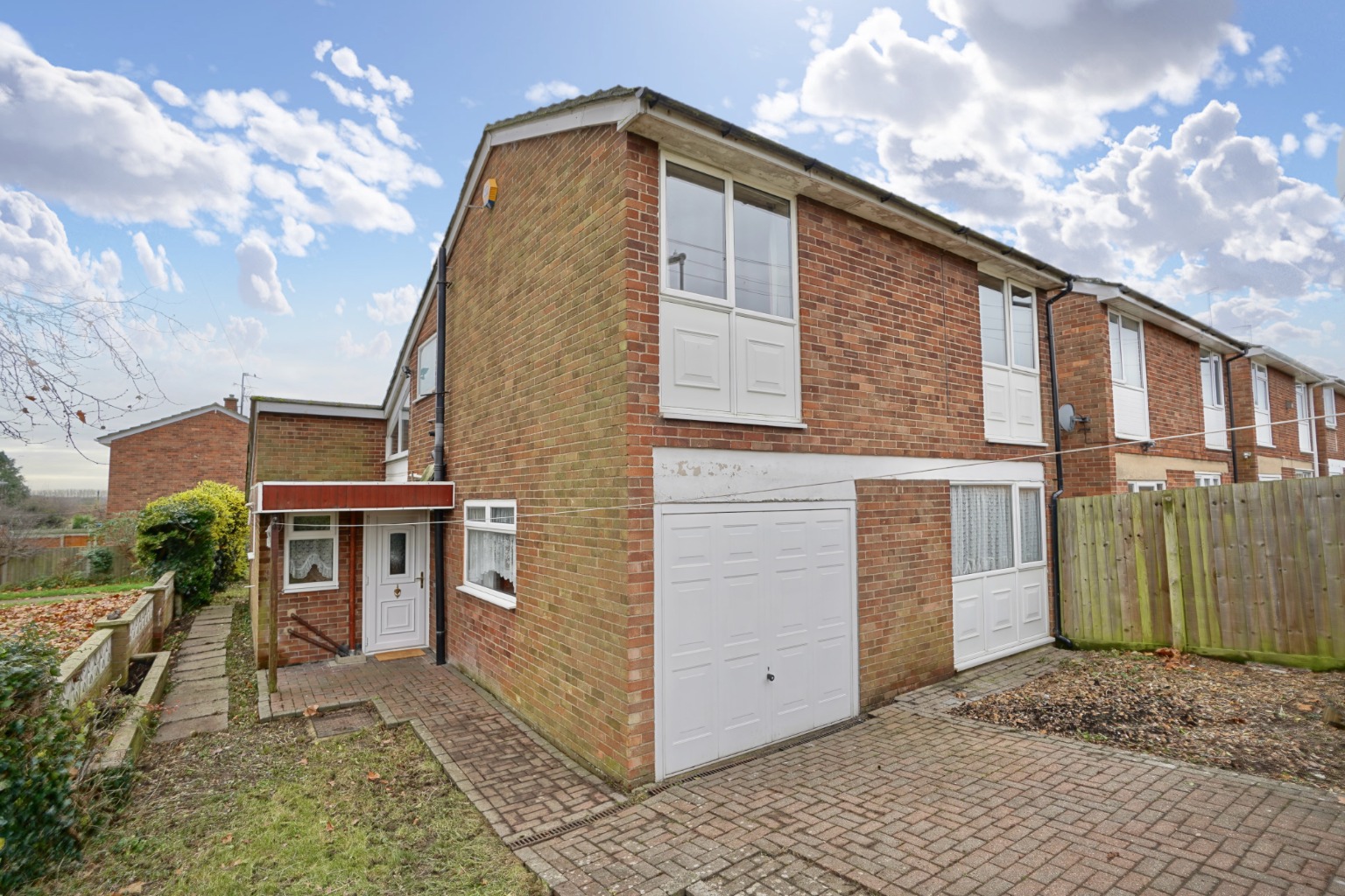 3 bed detached house for sale in Falstaff Way, Huntingdon 11