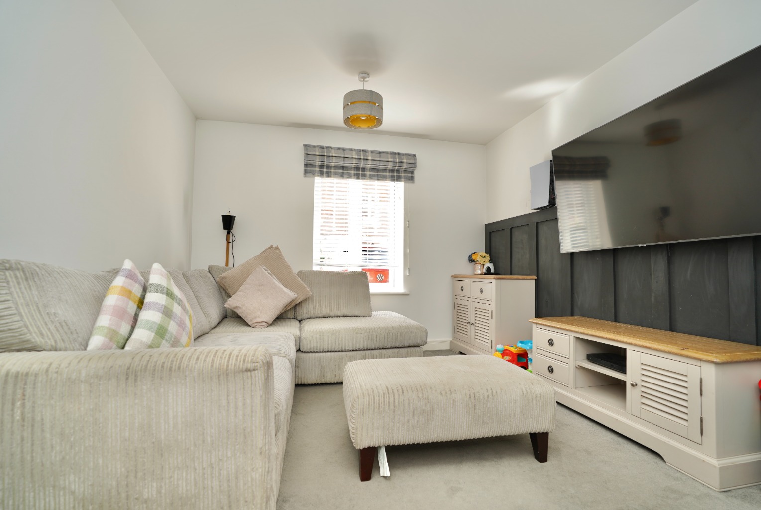 3 bed semi-detached house for sale in Griffin Road, Huntingdon 2