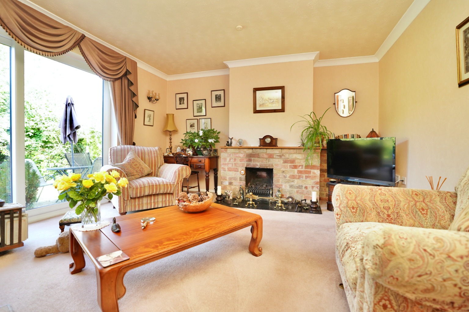 4 bed detached house for sale in St Johns Place, Huntingdon  - Property Image 3