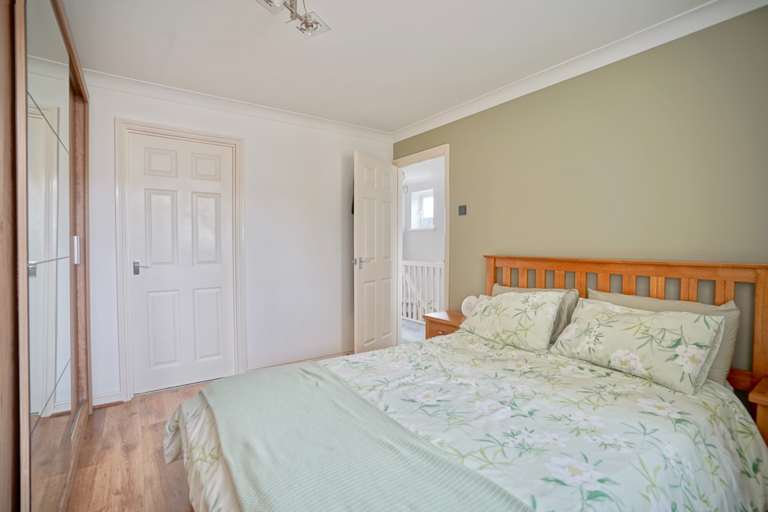 3 bed detached house for sale in Hillfield, Huntingdon 7