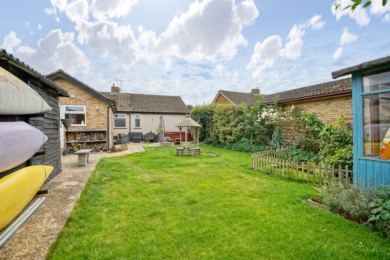 4 bed detached bungalow for sale in Parkhall Road, Huntingdon 14