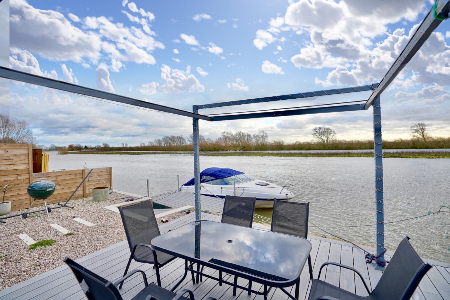 4 bed detached house for sale in High Street, Huntingdon 1