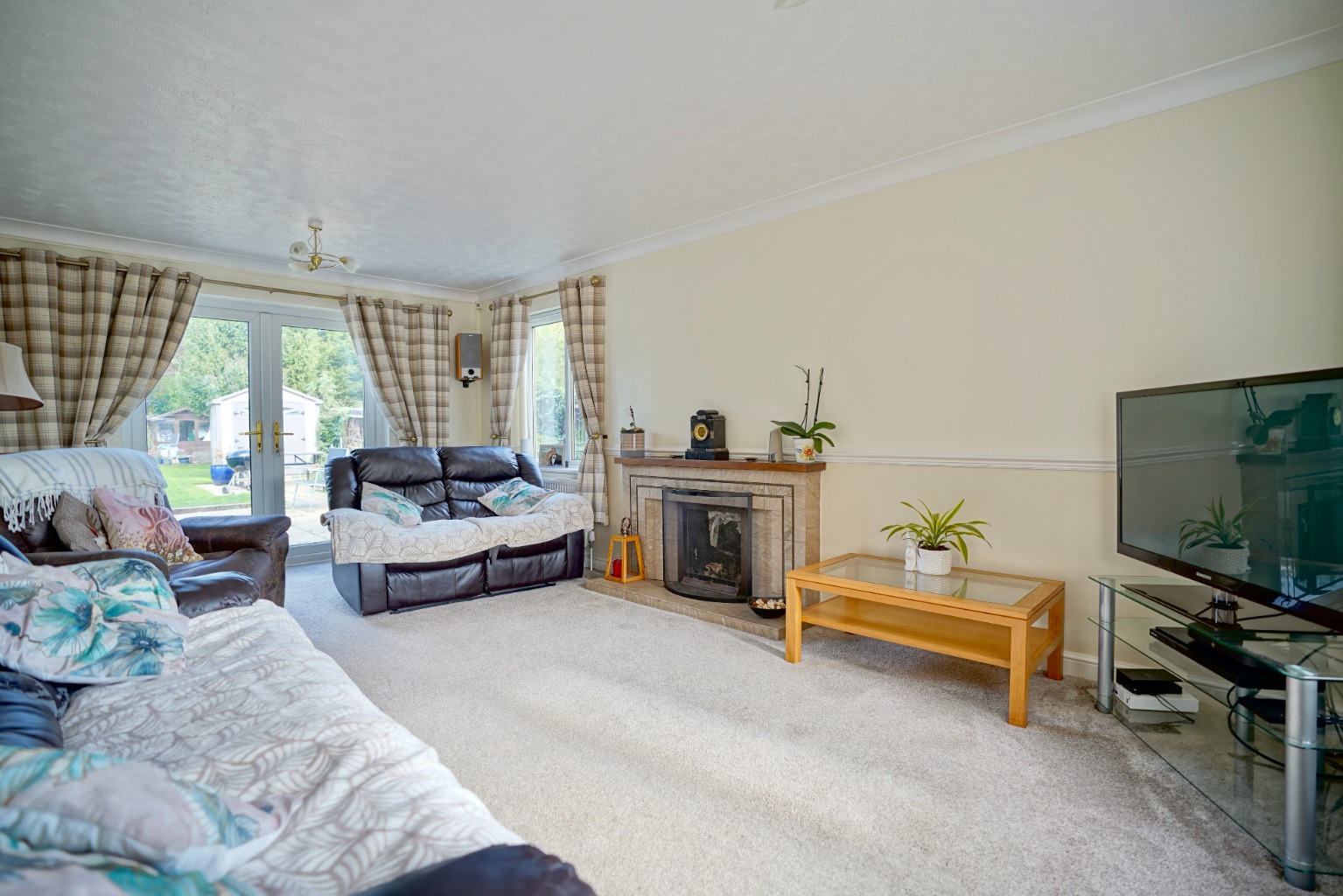 4 bed detached house for sale in Sapley Road, Huntingdon  - Property Image 3