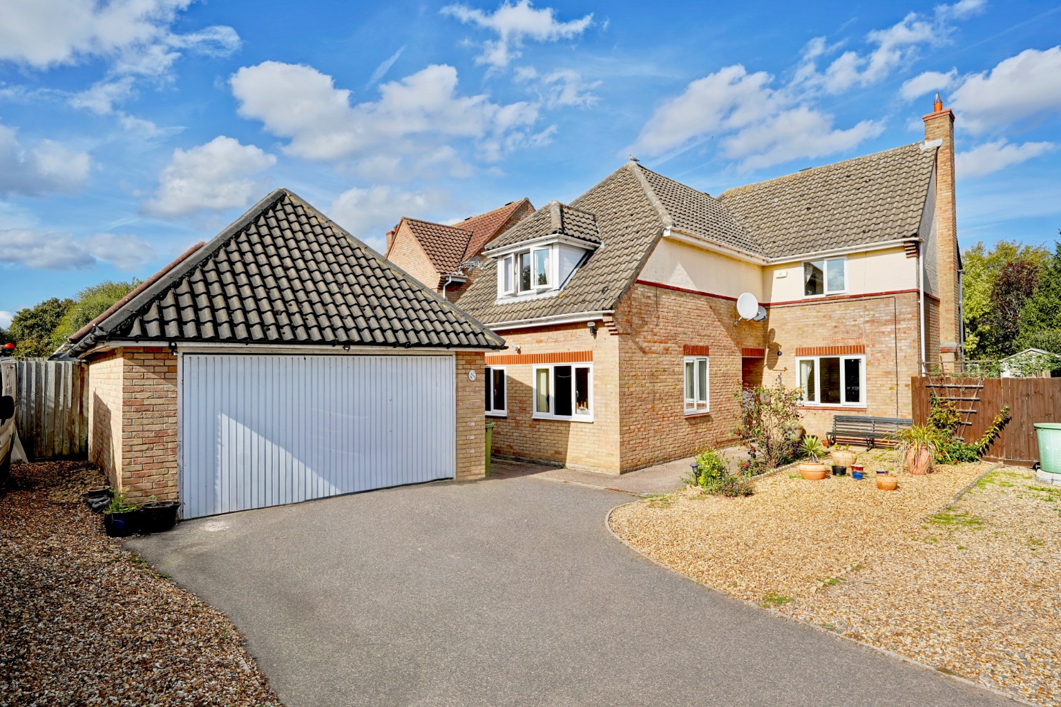 4 bed detached house for sale in Sapley Road, Huntingdon  - Property Image 1