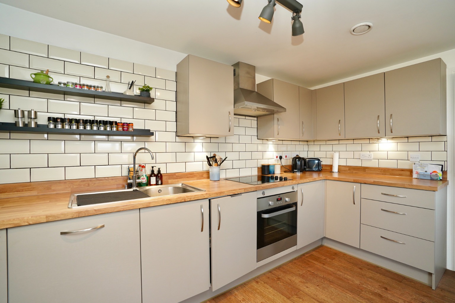 2 bed penthouse for sale in Summer's Hill Drive, Cambridge 5