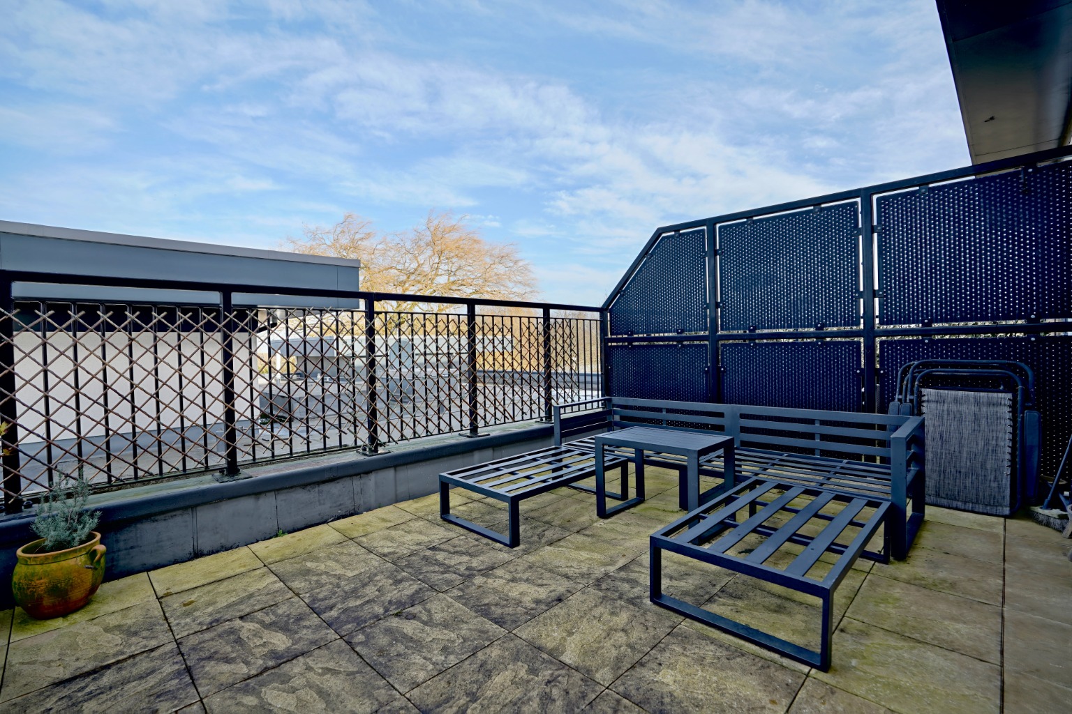 2 bed penthouse for sale in Summer's Hill Drive, Cambridge 1