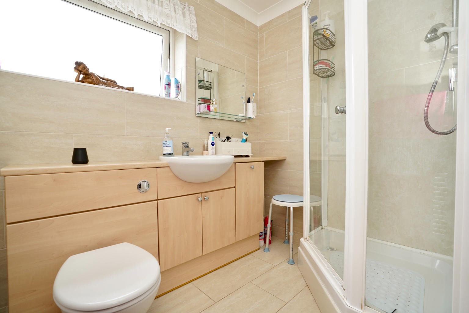 2 bed semi-detached bungalow for sale in Headlands, Huntingdon 5