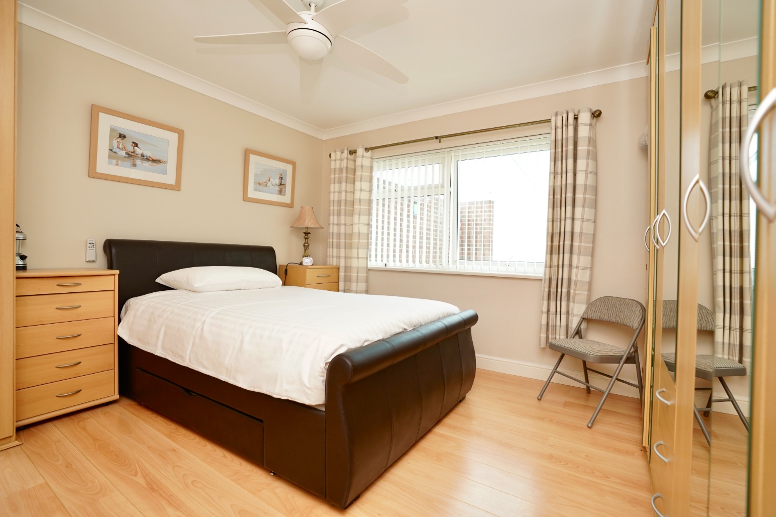 2 bed semi-detached bungalow for sale in Headlands, Huntingdon 6