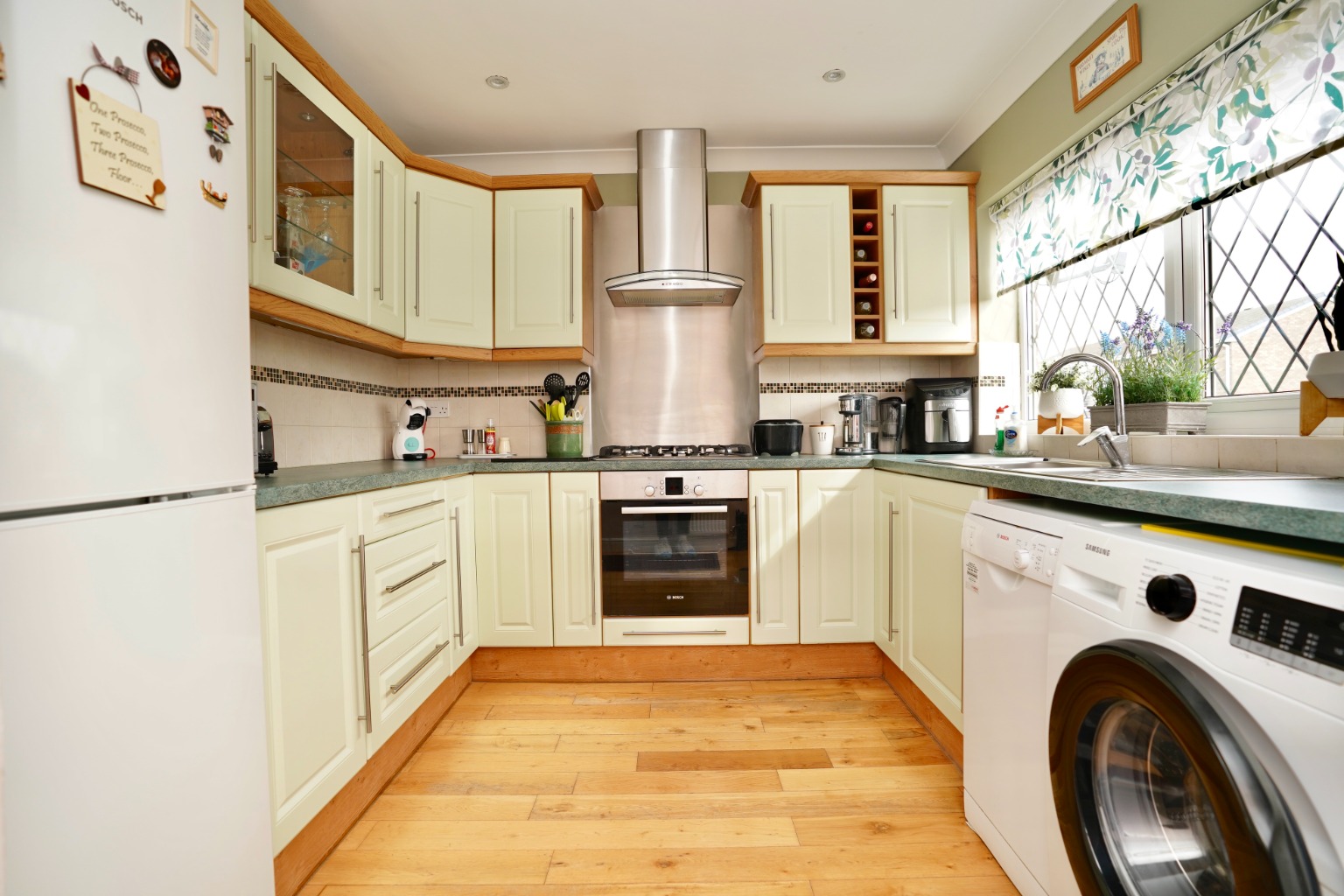 2 bed semi-detached bungalow for sale in Headlands, Huntingdon 1