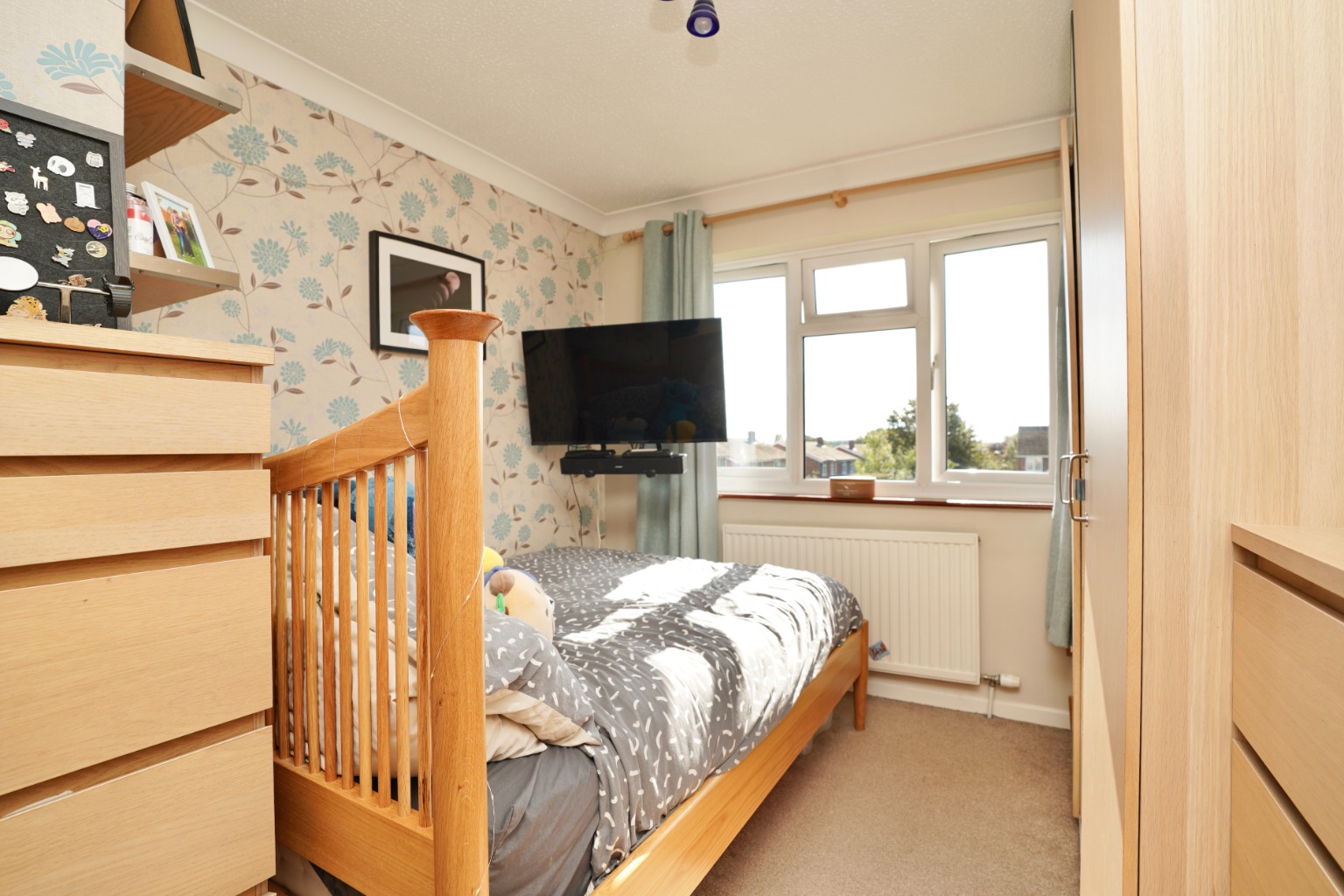 3 bed end of terrace house for sale in Prospero Way, Huntingdon 6