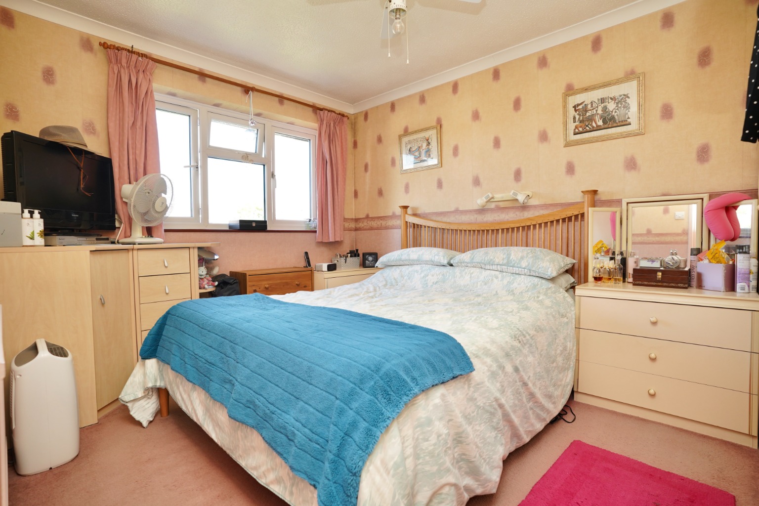 3 bed end of terrace house for sale in Prospero Way, Huntingdon  - Property Image 9