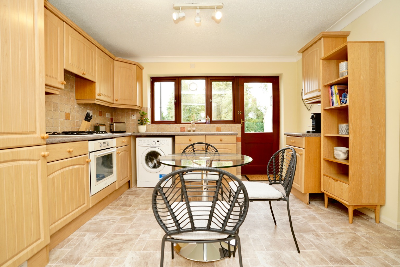 2 bed flat for sale in Old Farm Court, Huntingdon  - Property Image 2