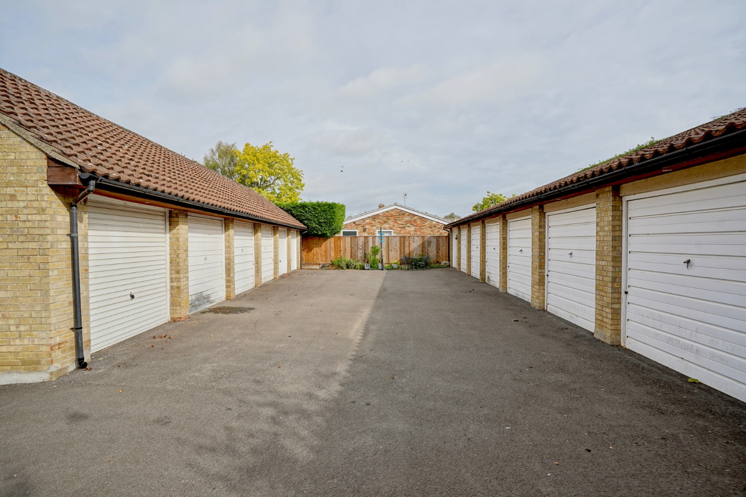 2 bed flat for sale in Old Farm Court, Huntingdon  - Property Image 13