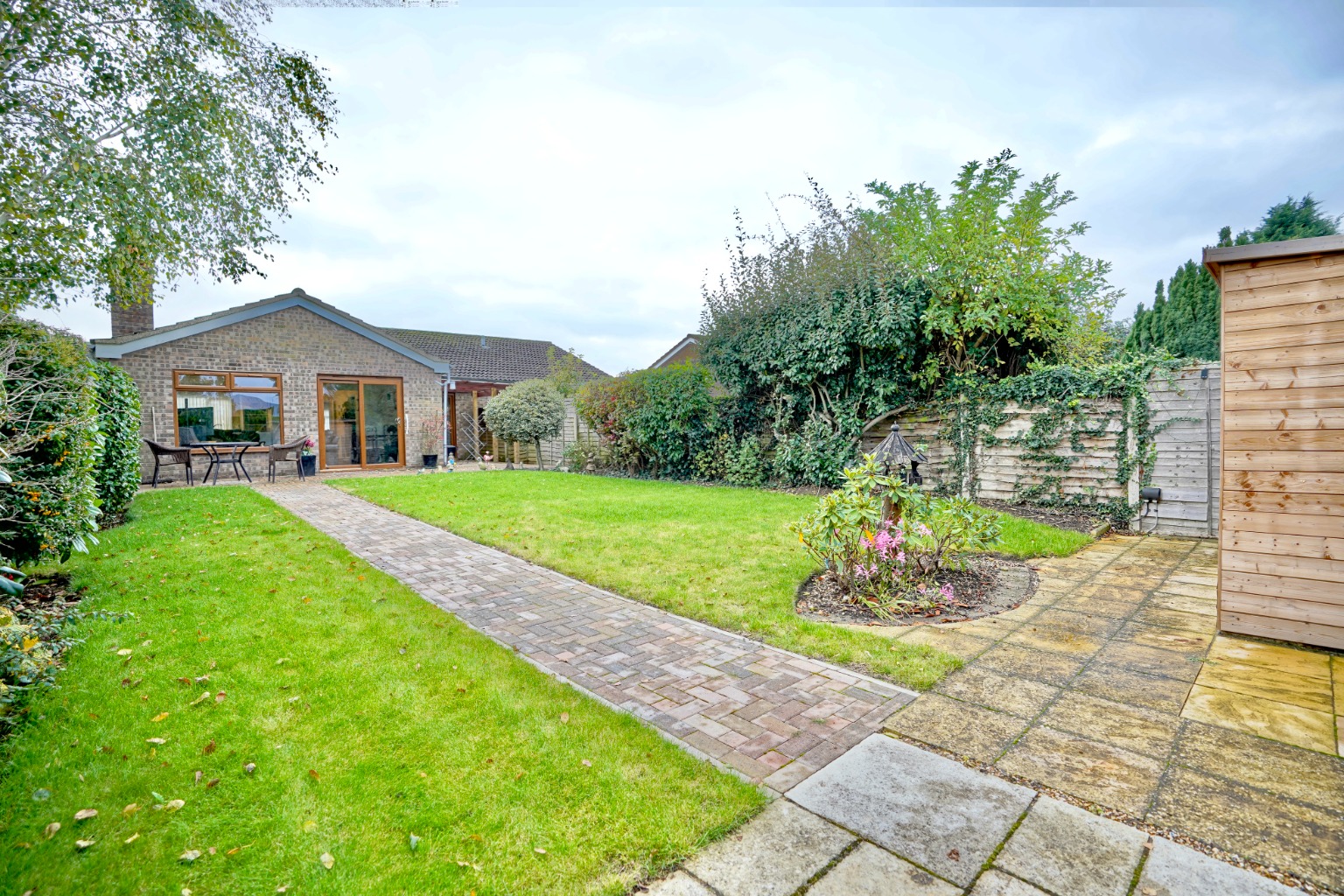 3 bed semi-detached bungalow for sale in Russett Avenue, St Ives - Property Image 1
