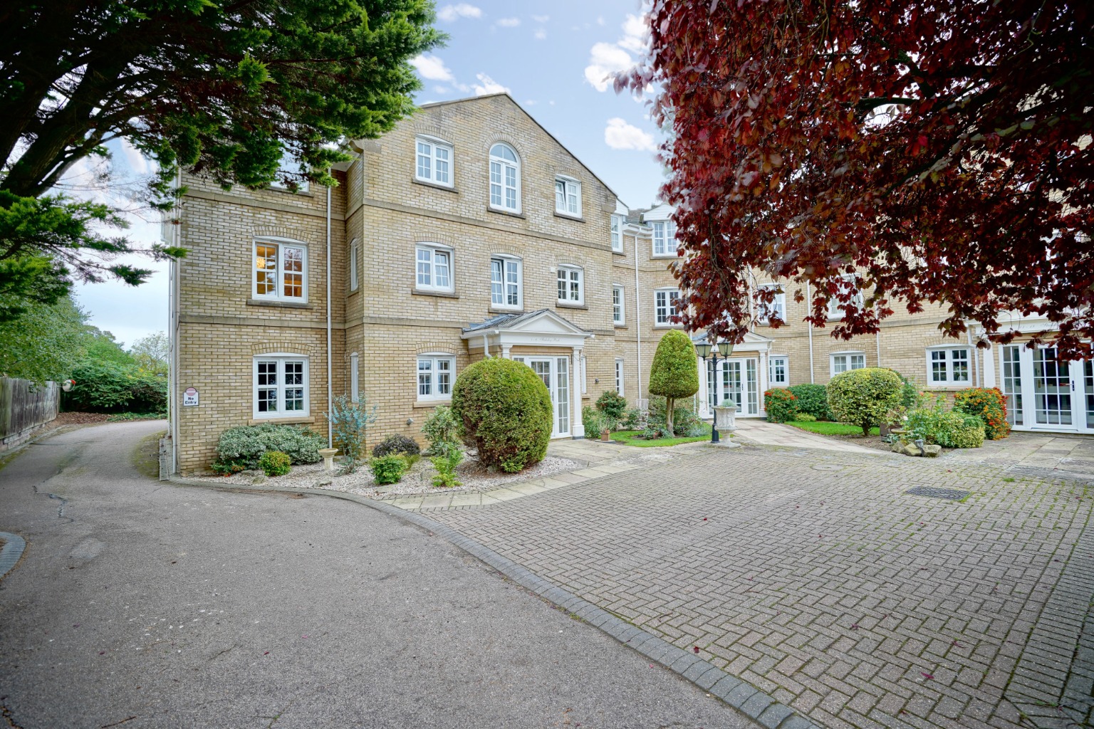 2 bed flat for sale in Chestnut Grove, Huntingdon - Property Image 1