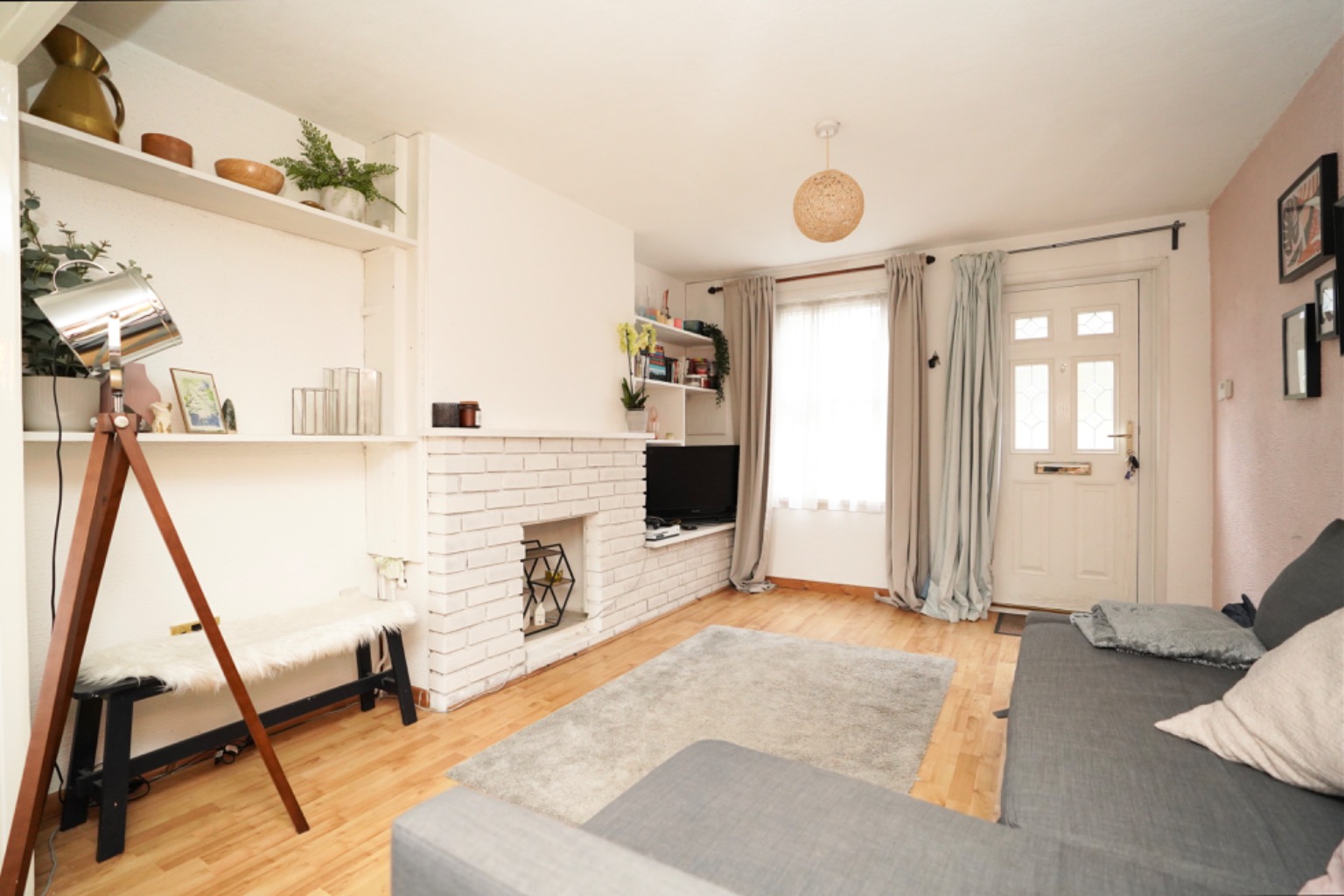 2 bed terraced house for sale in High Street, Cambridgeshire - Property Image 1