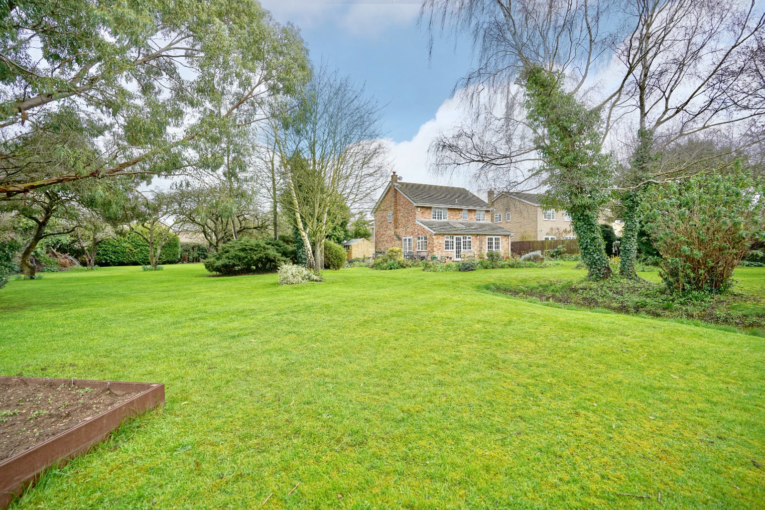 4 bed detached house for sale in Chequers Croft, Huntingdon  - Property Image 3
