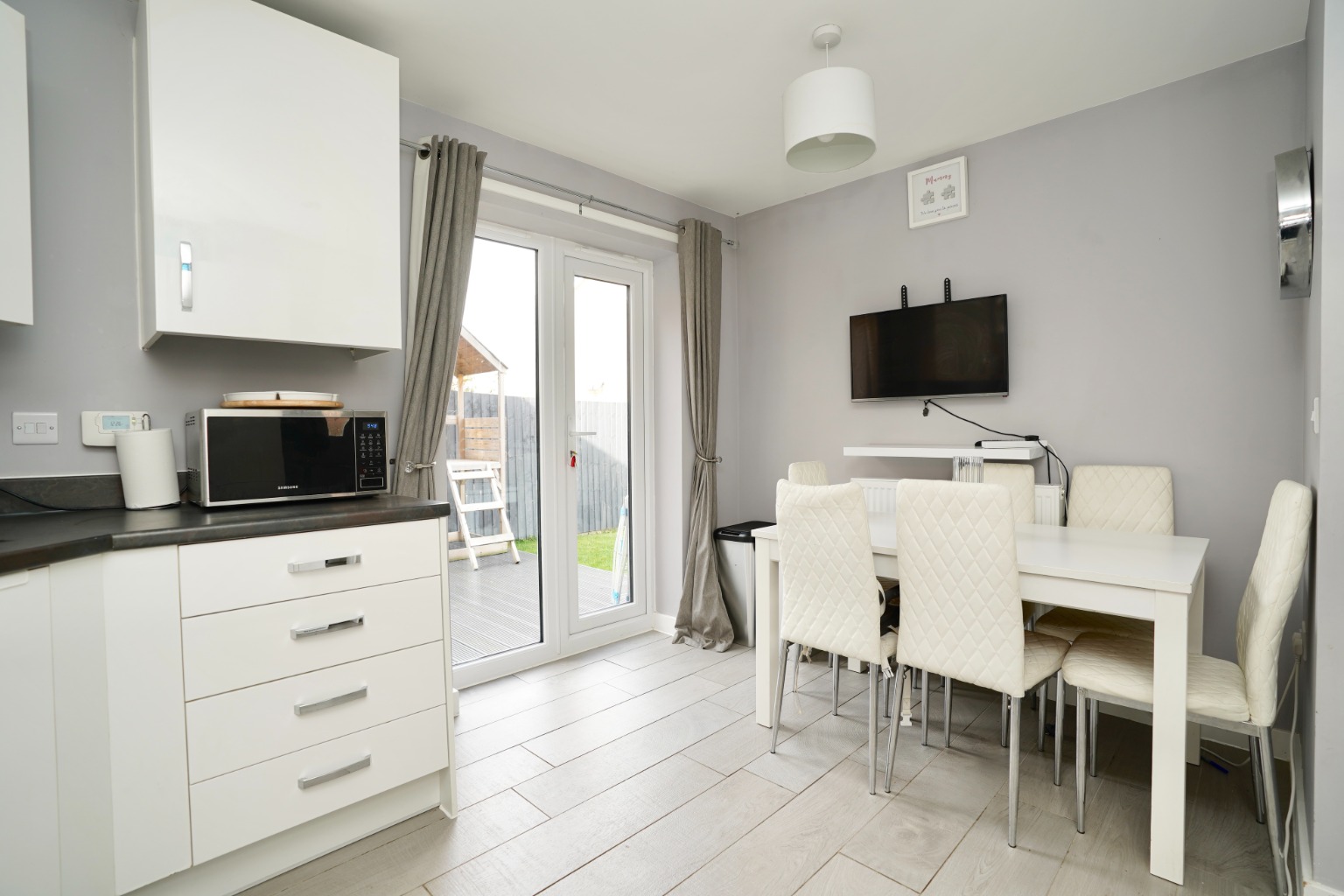 3 bed end of terrace house for sale in Gardener Crescent, Huntingdon 4