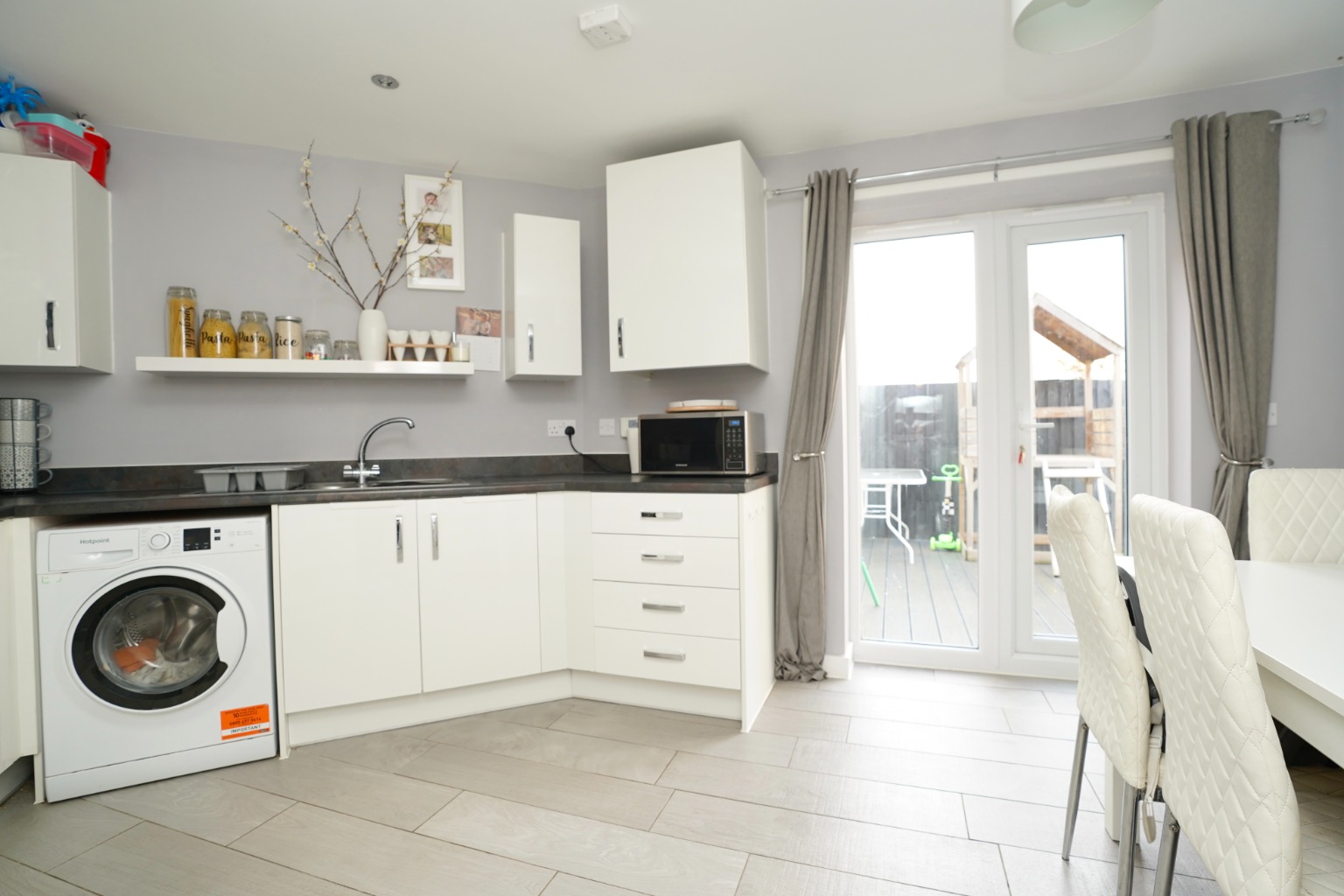 3 bed end of terrace house for sale in Gardener Crescent, Huntingdon 5