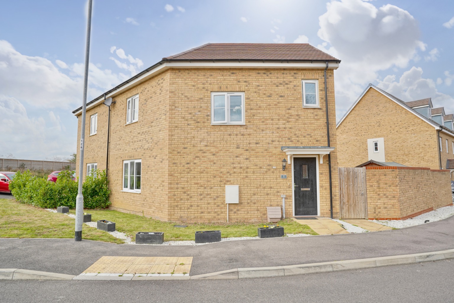 3 bed end of terrace house for sale in Gardener Crescent, Huntingdon - Property Image 1