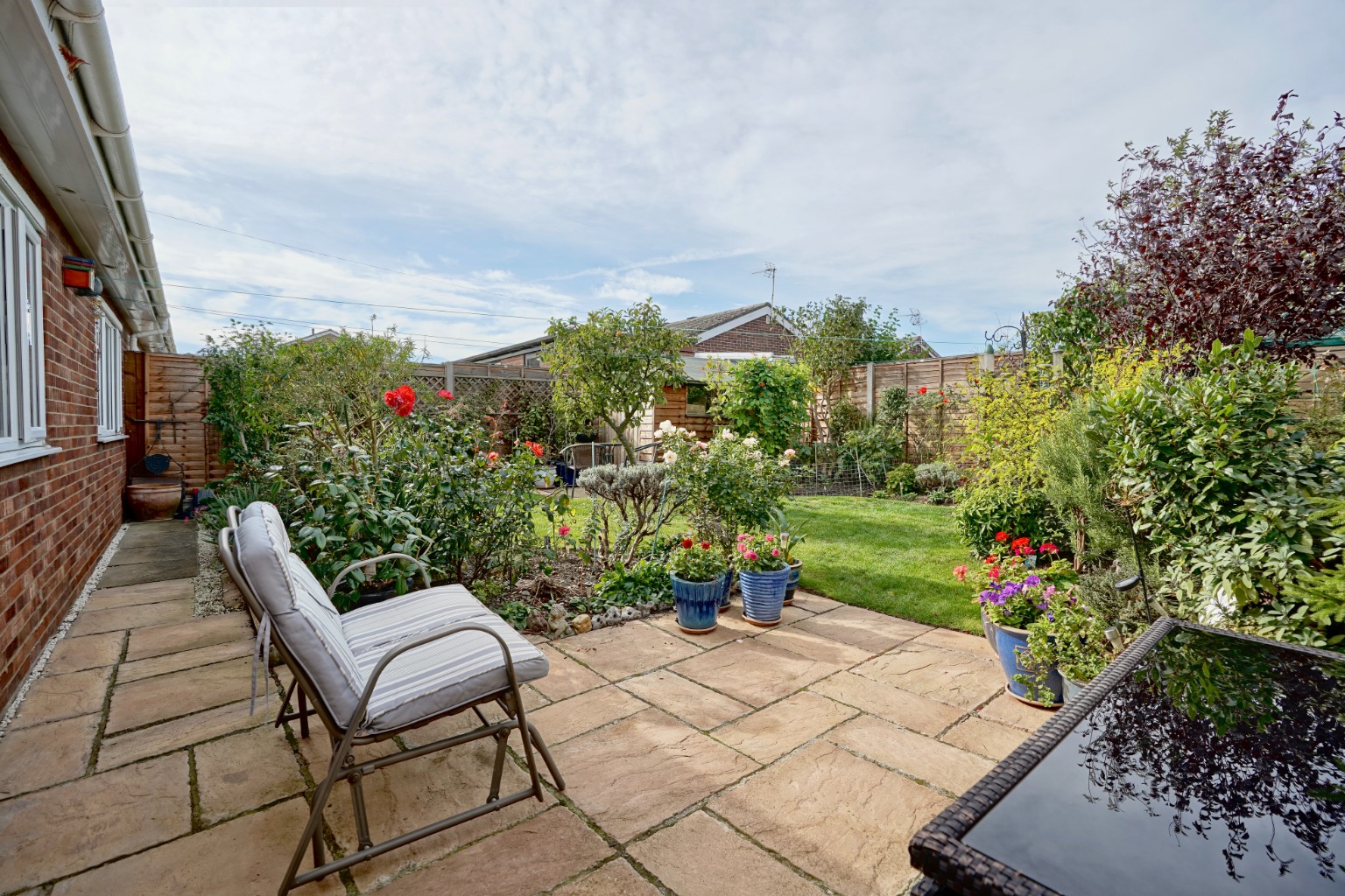 2 bed bungalow for sale in Headlands, Huntingdon 12