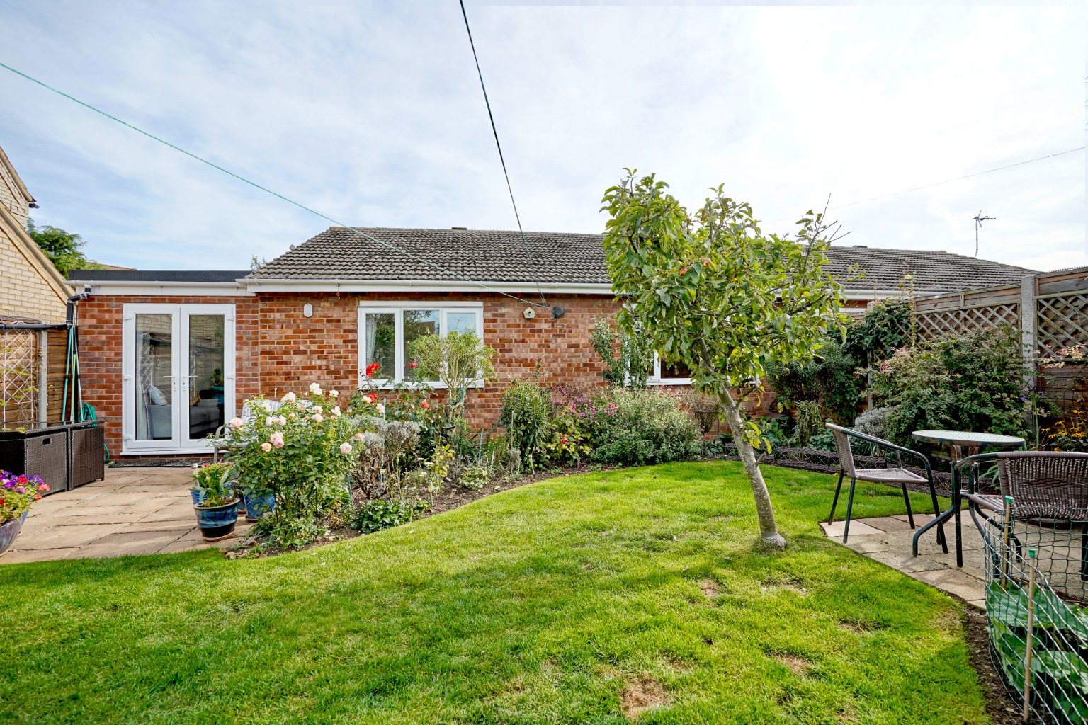 2 bed bungalow for sale in Headlands, Huntingdon  - Property Image 14