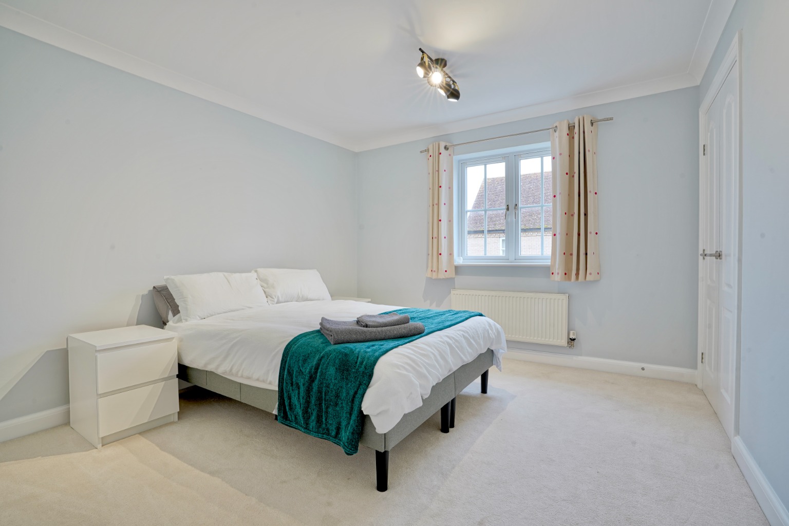4 bed detached house for sale in Headlands, Huntingdon  - Property Image 13