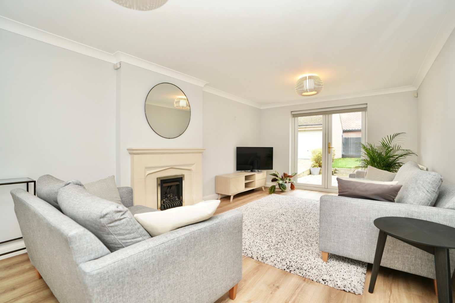 4 bed detached house for sale in Headlands, Huntingdon 2