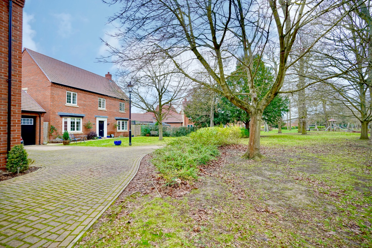 5 bed detached house for sale in Hurricane Close, Huntingdon  - Property Image 19