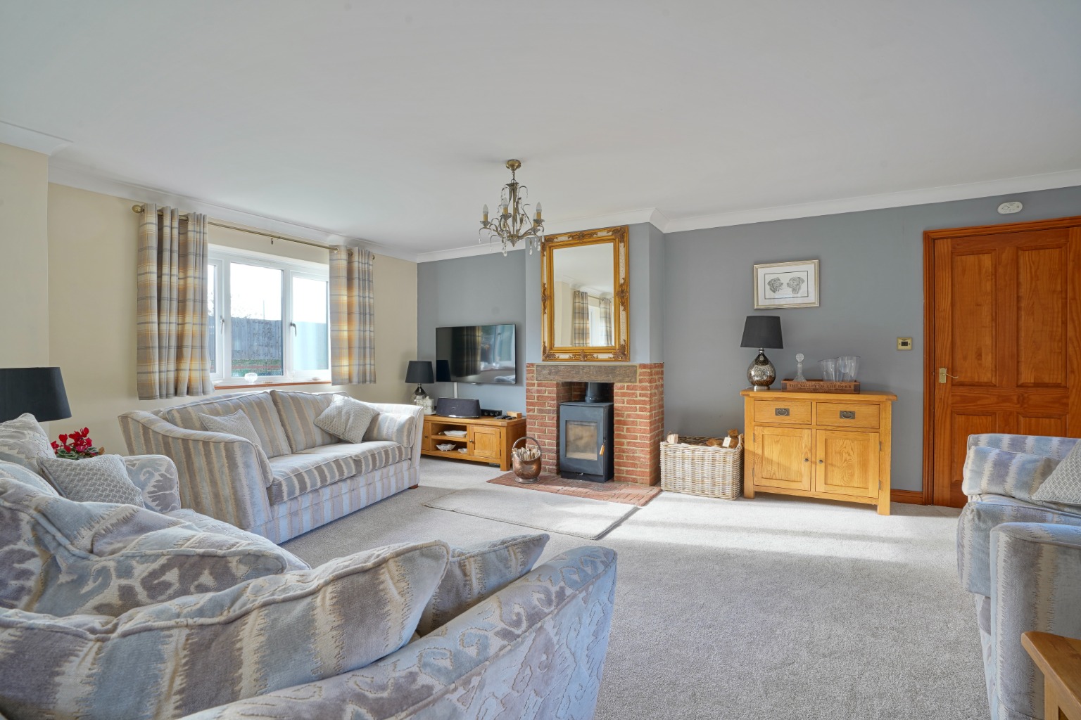 4 bed detached house for sale in Thrapston Road, Huntingdon  - Property Image 7
