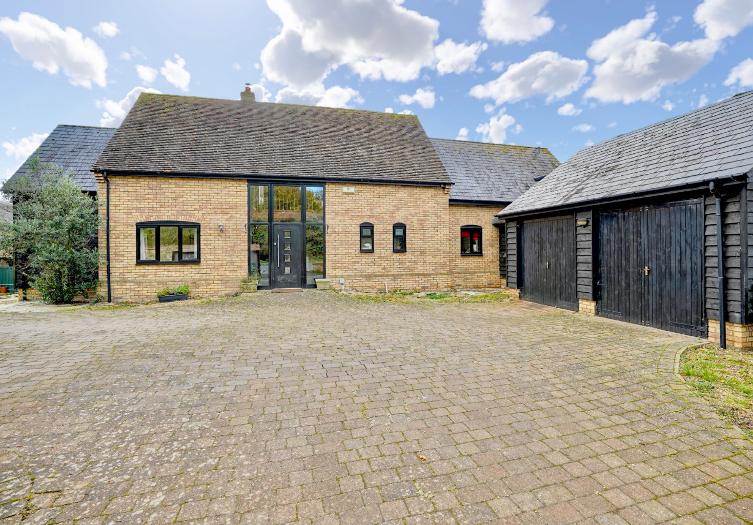4 bed detached house for sale in Thrapston Road, Huntingdon  - Property Image 3