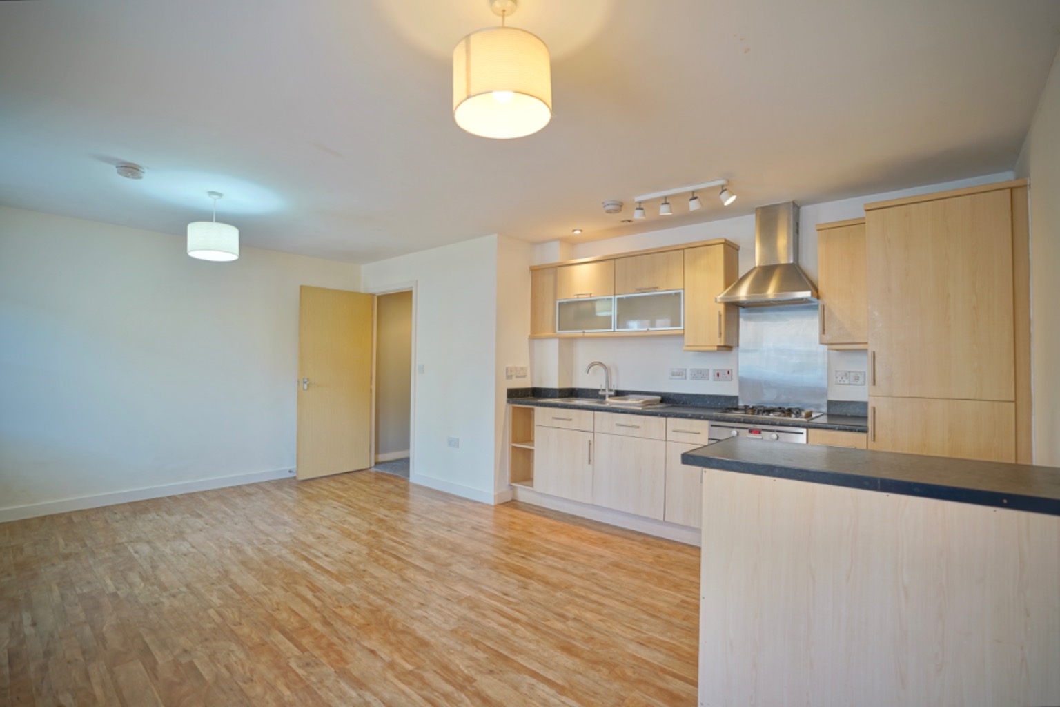 2 bed ground floor flat for sale in North Lodge Drive, Cambridge  - Property Image 3