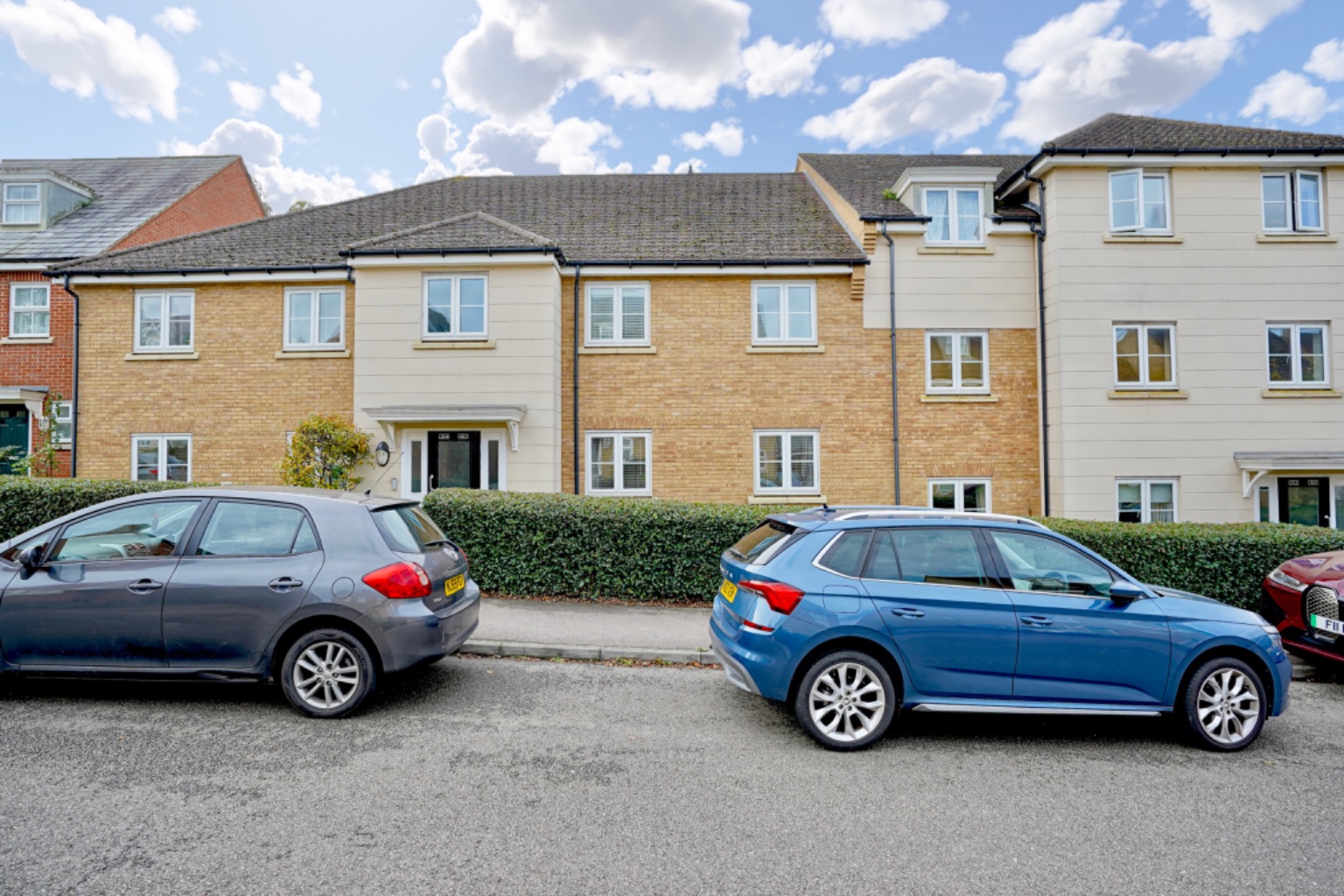 2 bed ground floor flat for sale in North Lodge Drive, Cambridge  - Property Image 2