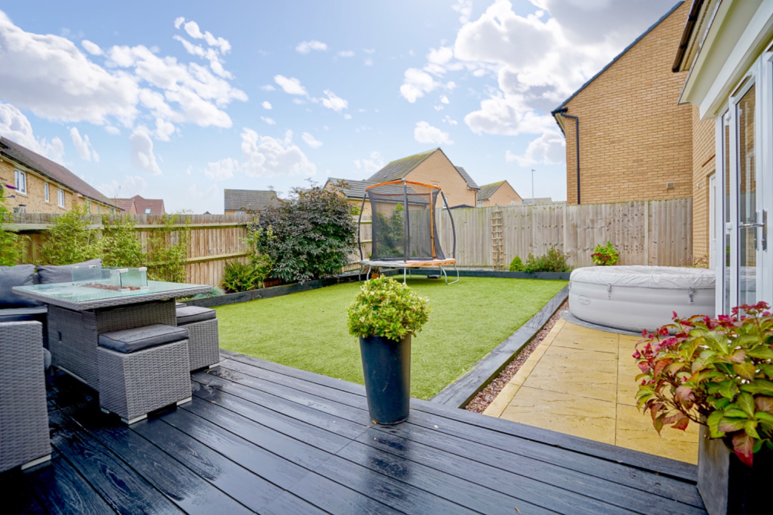 4 bed detached house for sale in Carter Lane, Huntingdon 3